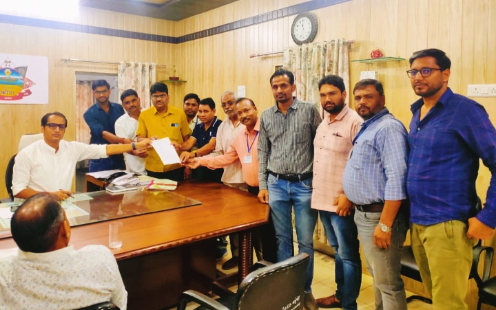 थर्मल कर्मियों ने दिया मुख्यमंत्री के नाम ज्ञापन