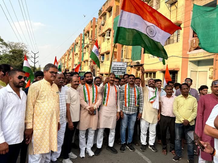 भारतीय सेना के पराक्रम एवं साहस के सम्मान में तिरंगा रैली निकाली गई