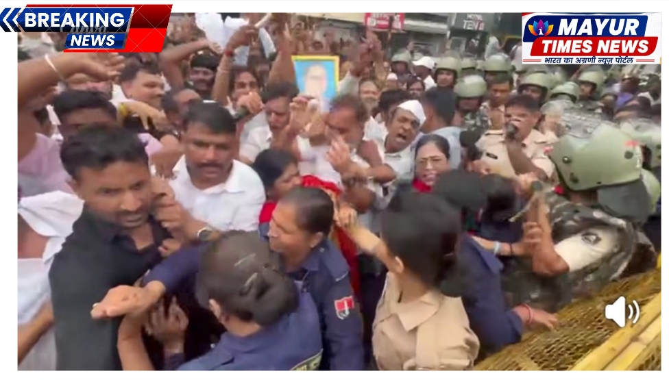 दिल्ली में छात्रों पर बर्बर लाठीचार्ज के विरोध में कोटा में विशाल पैदल मार्च, राखी गौतम की अगुवाई में कांग्रेसजनों ने दी सामूहिक गिरफ्तारी