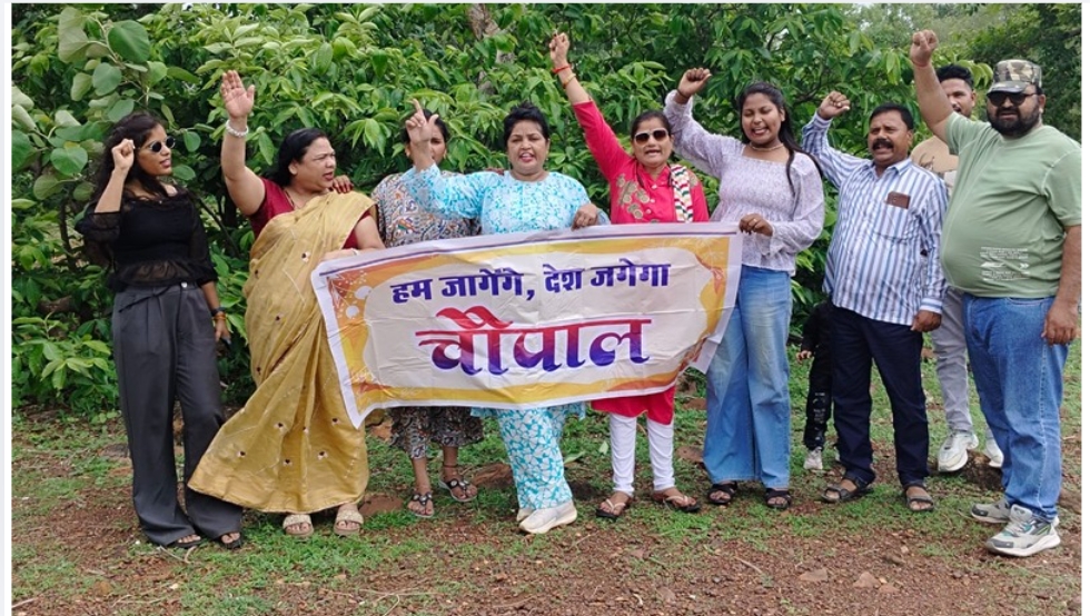 बारां: शाहबाद संरक्षित वन अभ्यारण्य को बचाने मैदान में उतरीं महिलाएँ: 408 हेक्टेयर वन भूमि निजी कंपनी को देने के विरोध में बनाई मानव श्रृंखला