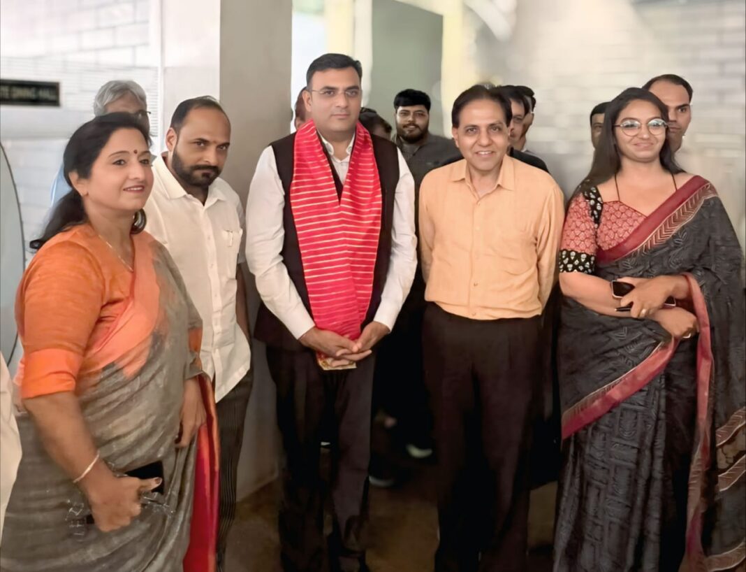विधि प्रवाह लॉ कोचिंग का भव्य शुभारंभ