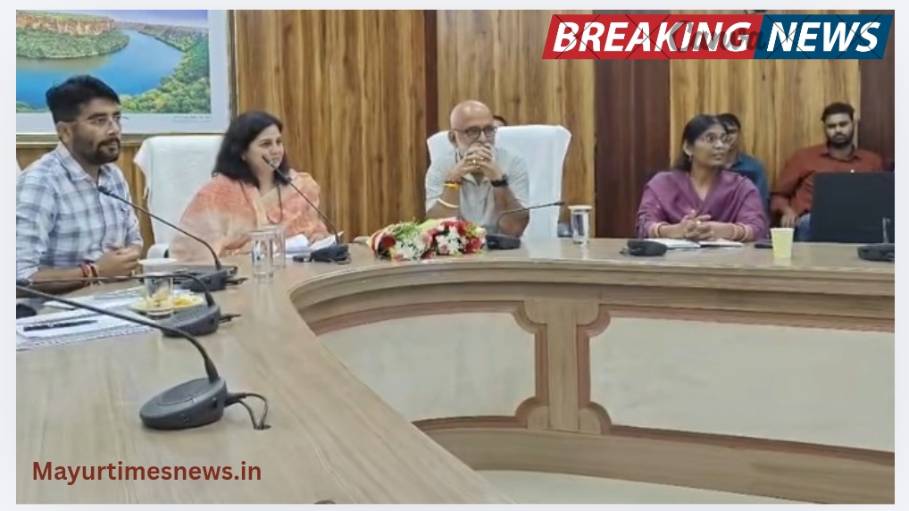समय पर आयें अधिकारी–कर्मचारी, कार्यालय में आने पर मिले सकारात्मक माहौल,महापौर–उपमहापौर ने किया निगम कार्यालय का निरीक्षण